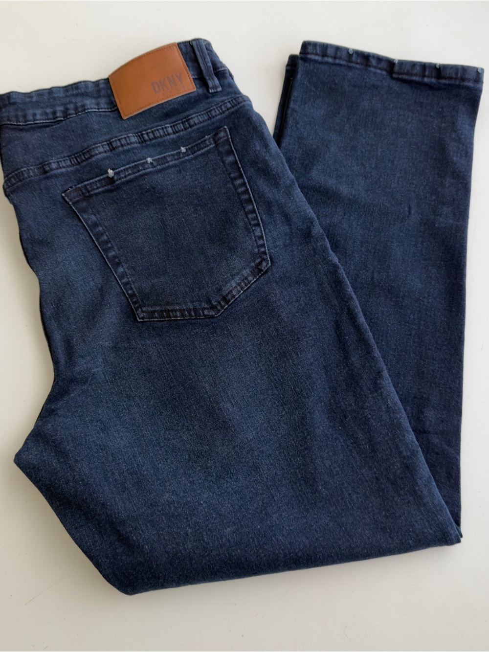 DKNY Jeans Men’s 38x30 Indigo Dark Blue Denim Cotton Stretch Duane Straight Fit